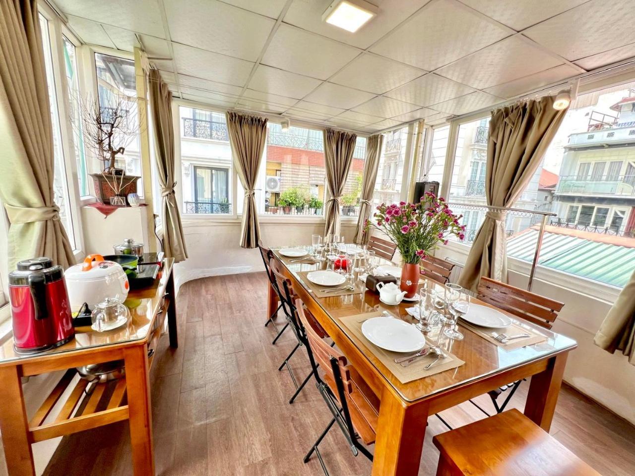 Nice Room Located Right Next To The Old Quarter Can Phong Nhieu Anh Sang Tai Ngay Gan Pho Di Bo Ho Guom Ханой Экстерьер фото